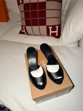 Christian Louboutin Me Dolly Black
